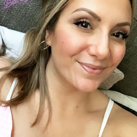 Meet your Posher, Jasmine - Picture 2 of 5